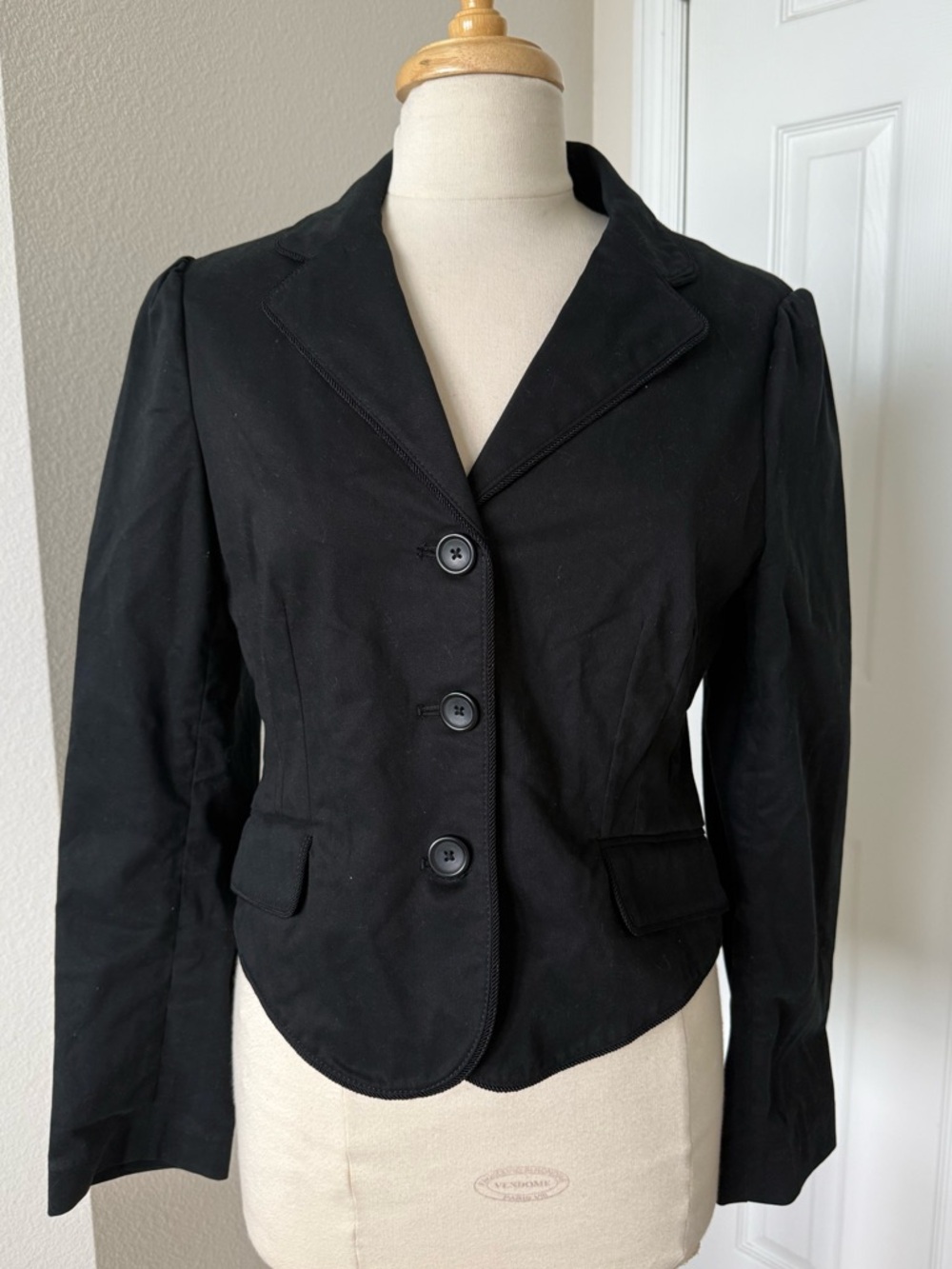 Express Design Studio  Black Women's Fitted Three-Button Blazer